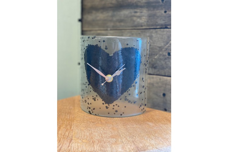 Black Heart Curve Clock